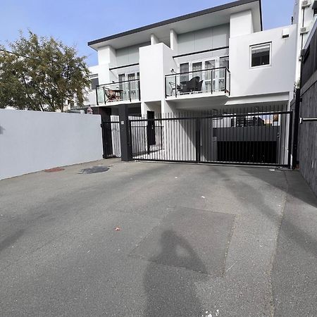 Latimer Loft - Christchurch Holiday Homes المظهر الخارجي الصورة
