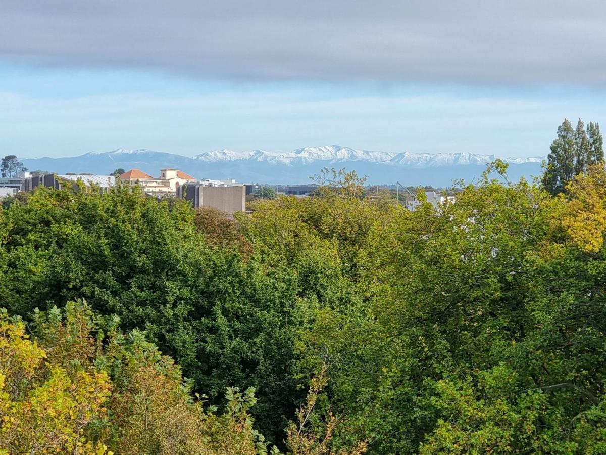 Latimer Loft - Christchurch Holiday Homes المظهر الخارجي الصورة