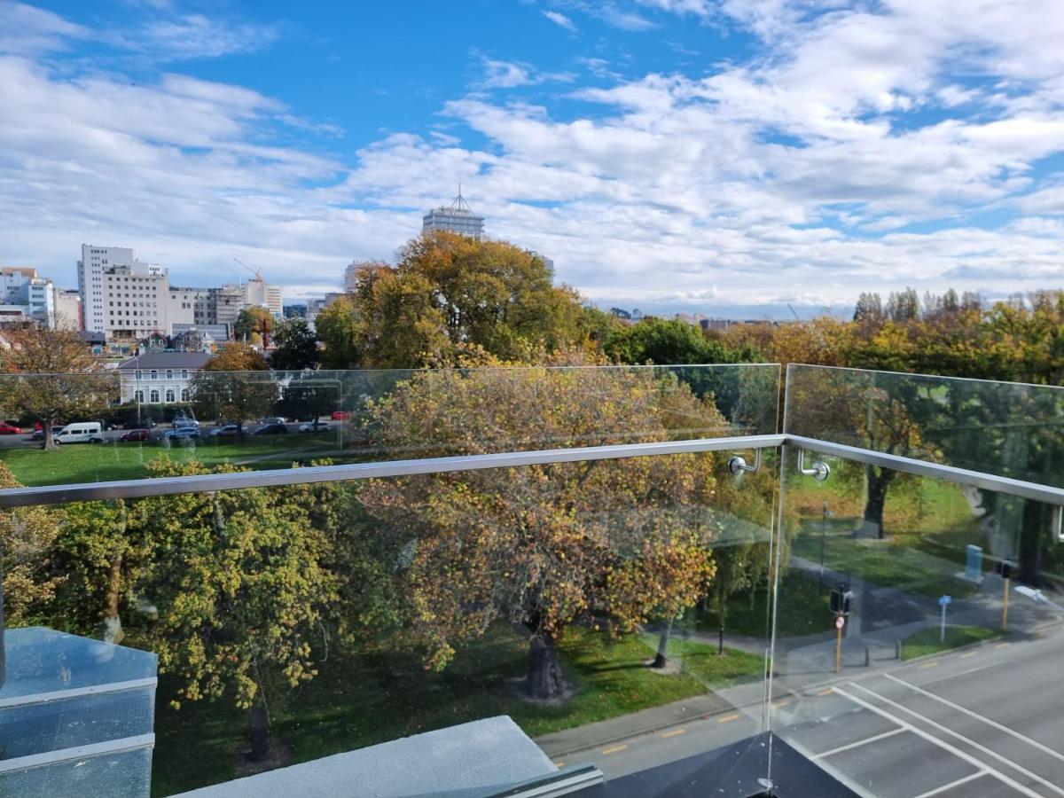 Latimer Loft - Christchurch Holiday Homes المظهر الخارجي الصورة