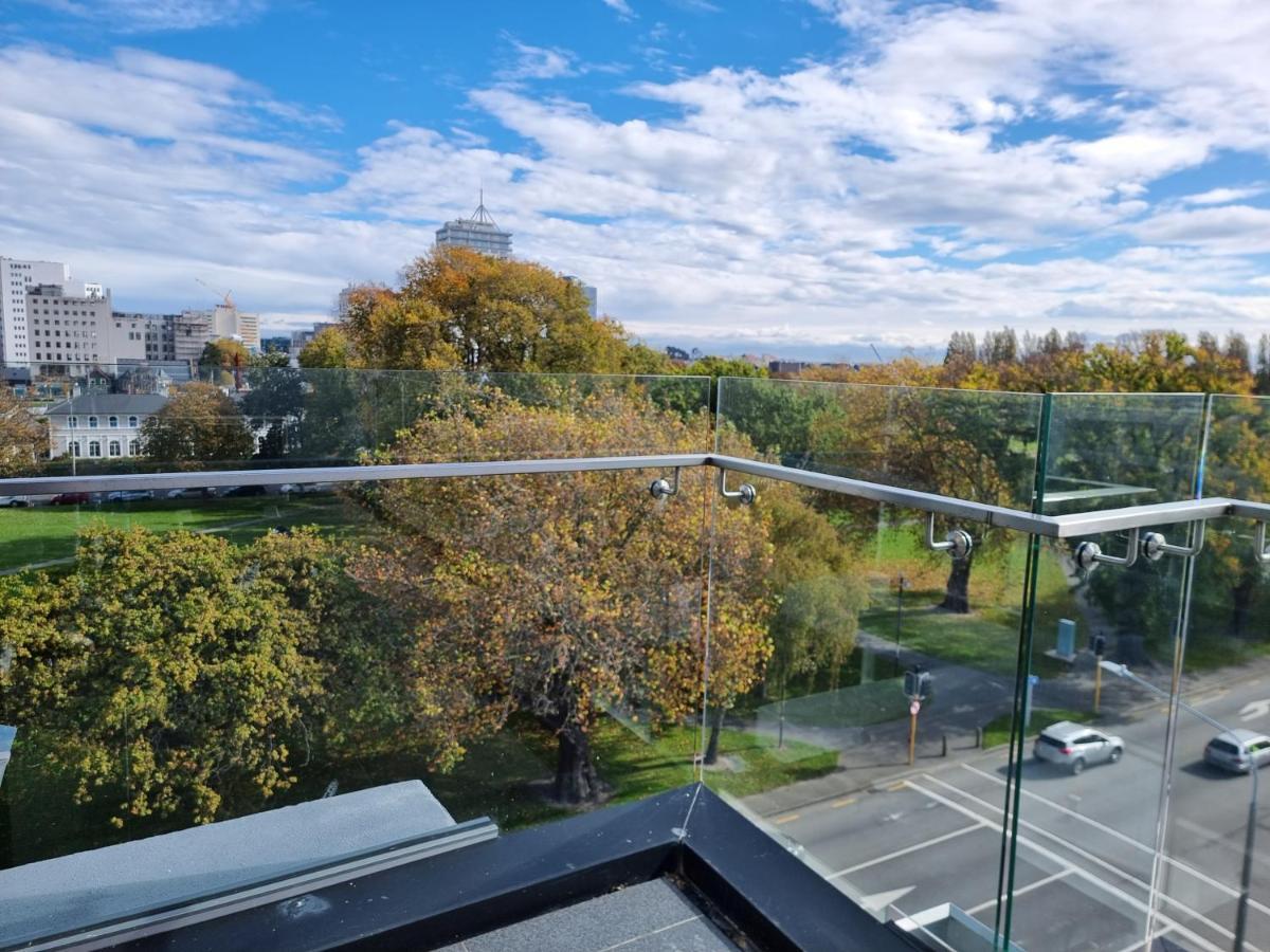 Latimer Loft - Christchurch Holiday Homes المظهر الخارجي الصورة