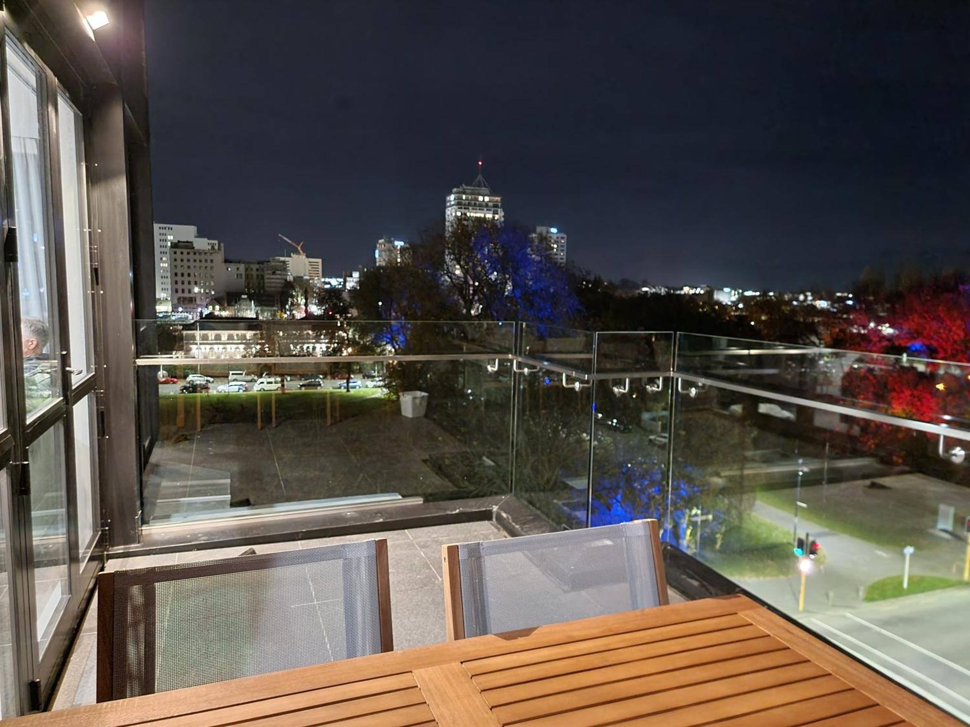 Latimer Loft - Christchurch Holiday Homes المظهر الخارجي الصورة