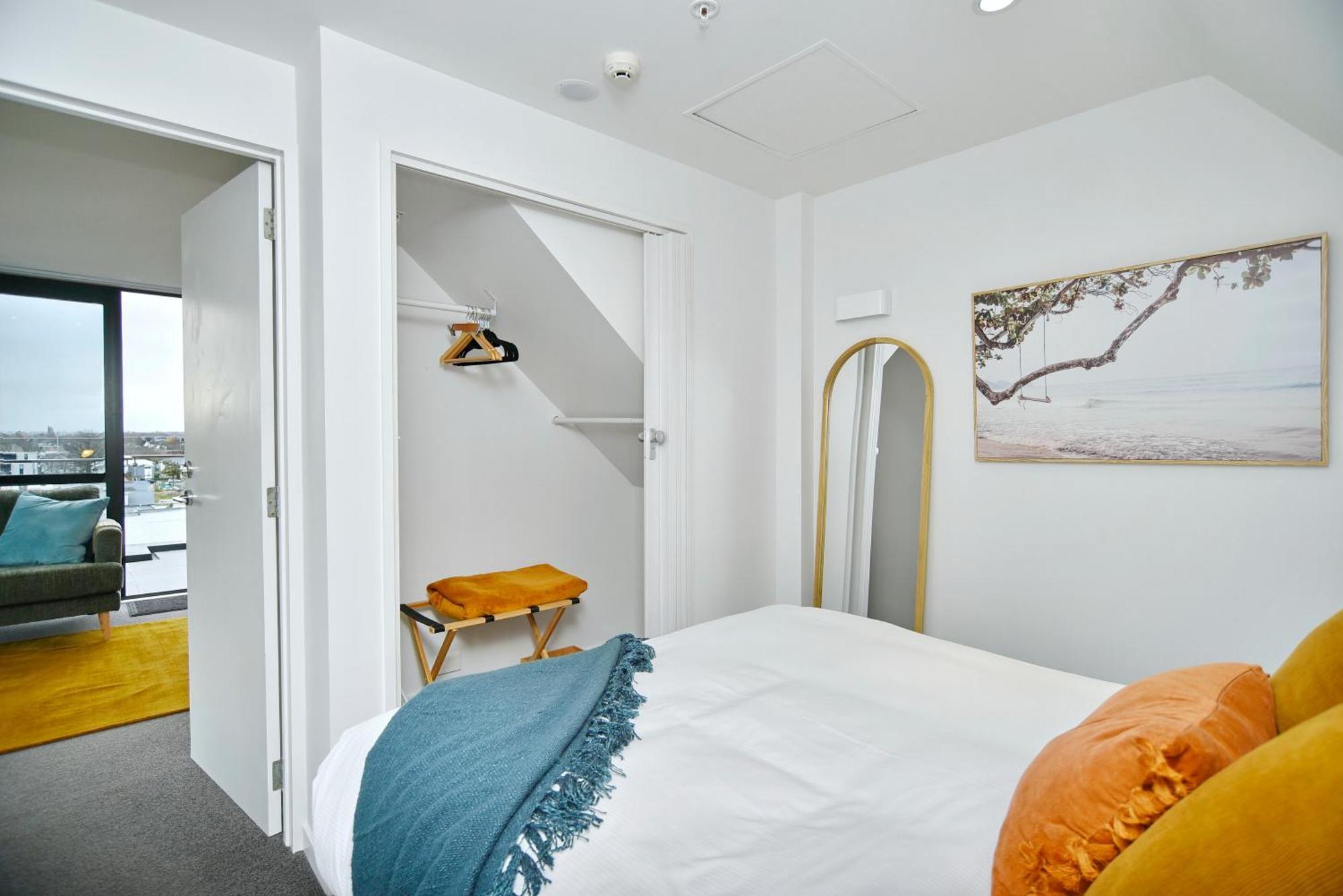 Latimer Loft - Christchurch Holiday Homes المظهر الخارجي الصورة