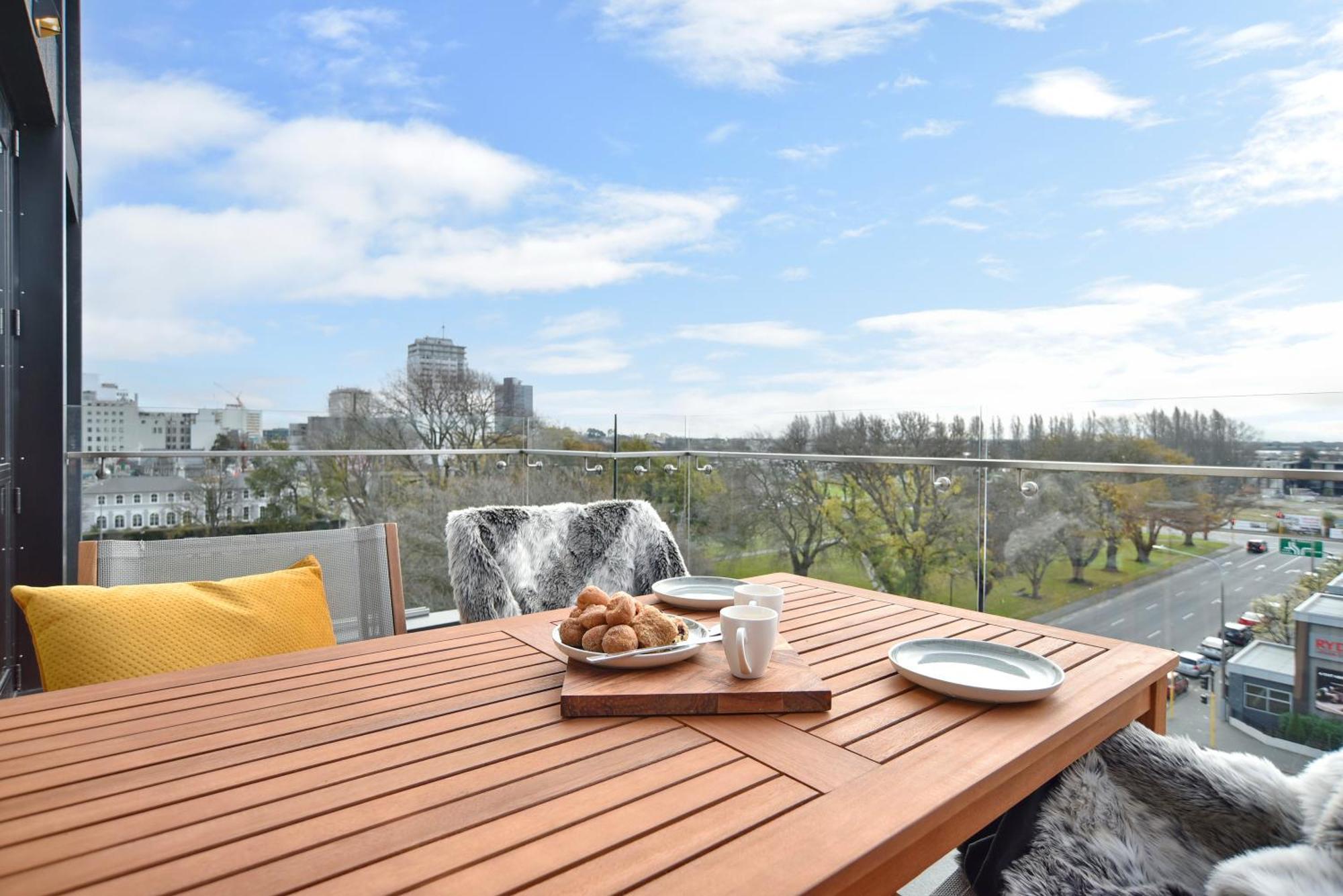 Latimer Loft - Christchurch Holiday Homes المظهر الخارجي الصورة