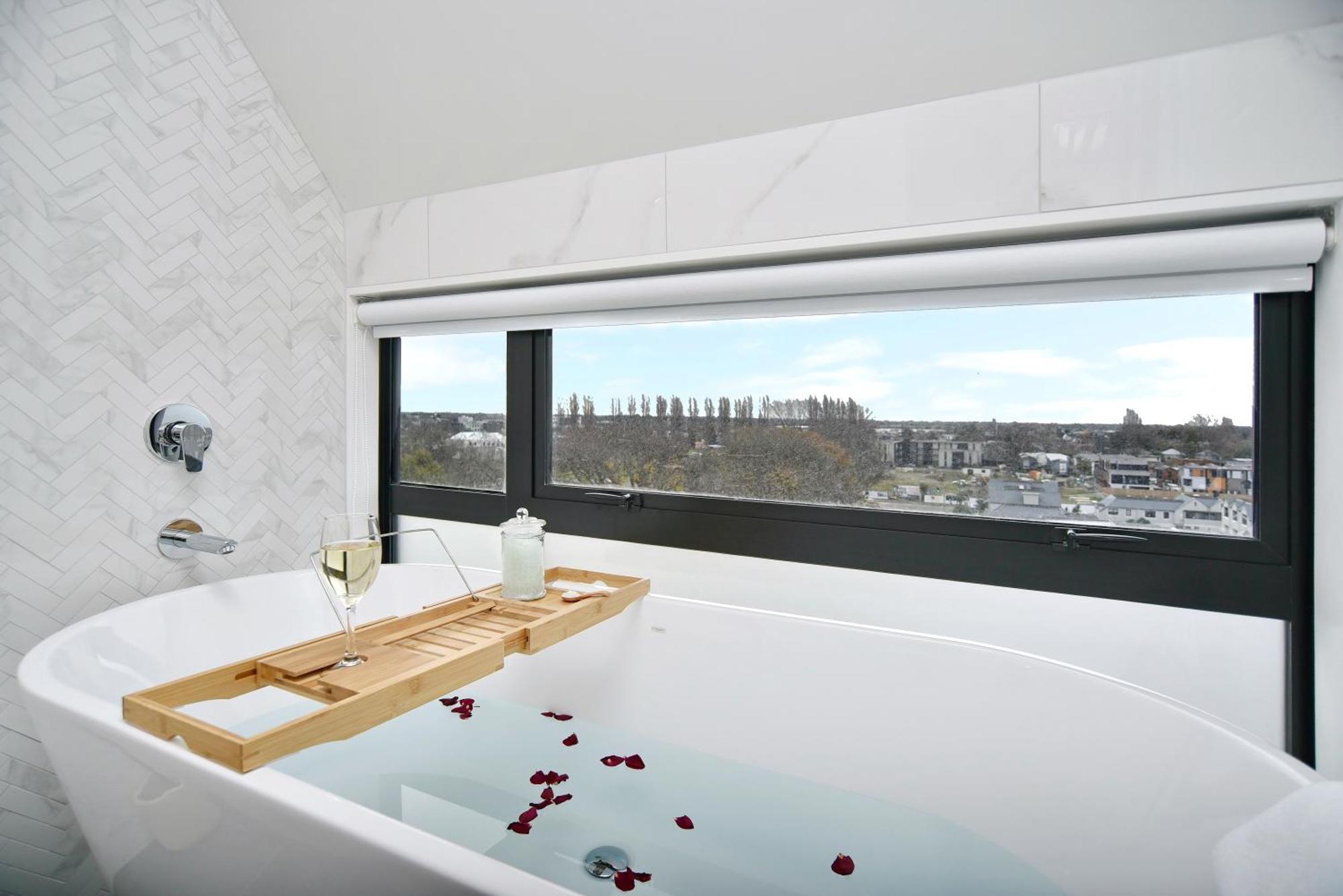 Latimer Loft - Christchurch Holiday Homes المظهر الخارجي الصورة