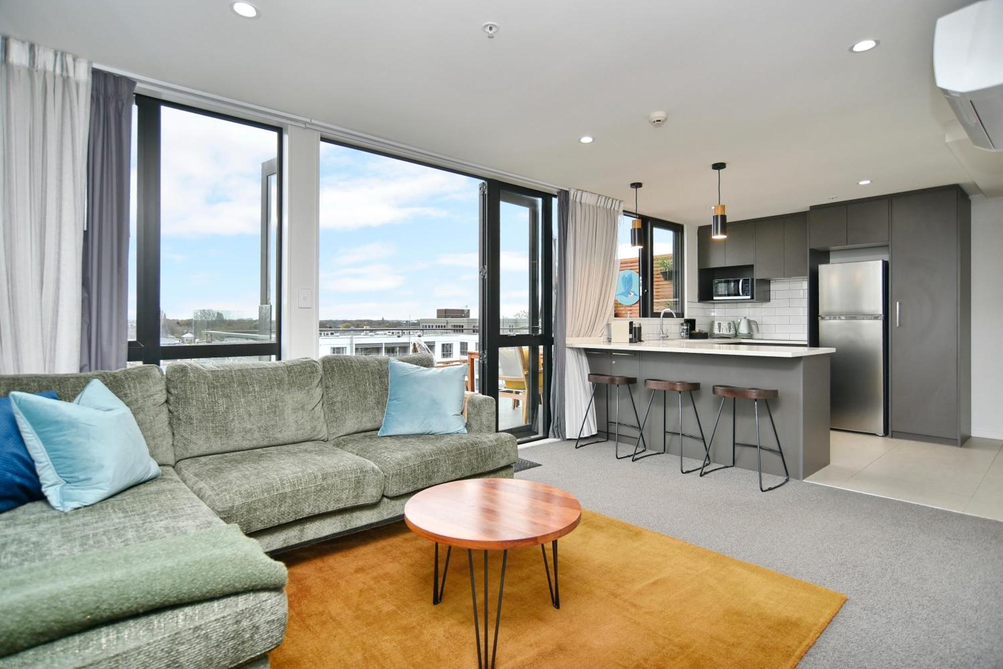 Latimer Loft - Christchurch Holiday Homes المظهر الخارجي الصورة